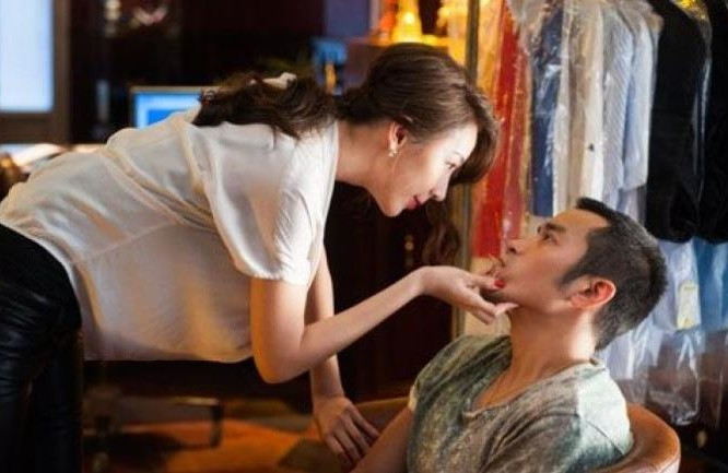 Vì vây, đừng để bị hạn chế bởi những tin đồn vô căn cứ hoặc những khuôn khổ truyền thống để hạn chế khả năng yêu đương và ân ái của bản thân.