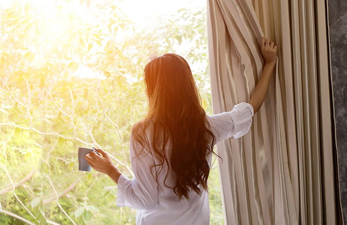 Như vậy, dậy quá sớm tác hại không kém thức khuya. Lưu ý rằng dậy sớm này ám chỉ những người không có đủ thời gian ngủ. Những lý do có thể là do những người thức dậy quá sớm thường bị gián đoạn giấc ngủ đột ngột.