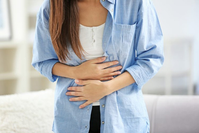 Thứ năm, thay đổi đột ngột lượng đường trong máu. Bệnh tiểu đường là do insulin tiết ra không đủ, việc tiết insulin có mối quan hệ rất lớn với tuyến tụy nên khi đột ngột xuất hiện triệu chứng đường huyết tăng cao thì có thể là tuyến tụy có vấn đề.