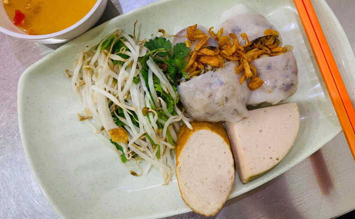 Cuối cùng, bác sĩ Jason nhấn mạnh rằng, nếu bạn thực sự cảm thấy đói vào buổi sáng, bạn chắc chắn nên ăn sáng, nhưng hãy tránh ăn các loại thực phẩm đã qua chế biến kỹ, các loại thực phẩm nhiều đường, nhiều tinh bột, chất béo.