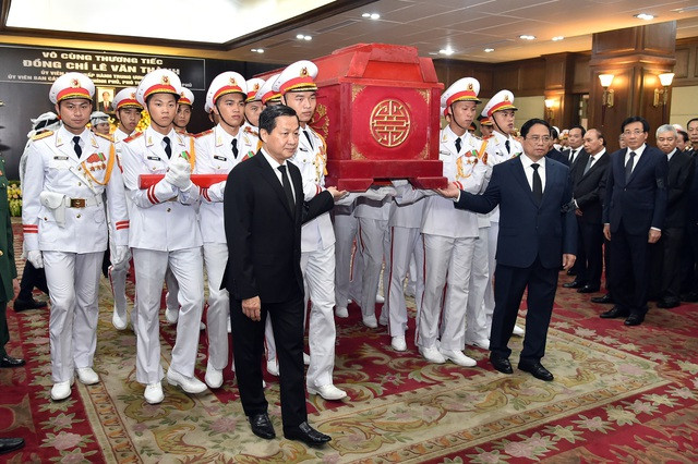Là cán bộ lãnh đạo cấp cao của Đảng và Nhà nước, đồng chí Lê Văn Thành luôn mang hết trí tuệ, nhiệt huyết, đóng góp nhiều ý kiến quan trọng vào những vấn đề lớn của đất nước. Ảnh VGP/Đức Tuân.