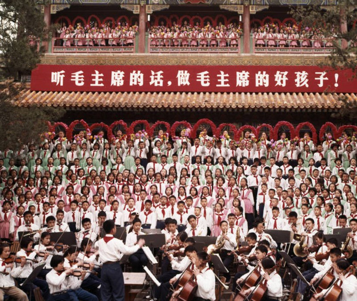 Một buổi biểu diễn quy mô lớn của học sinh Trung Quốc tại Bắc Kinh năm 1965.