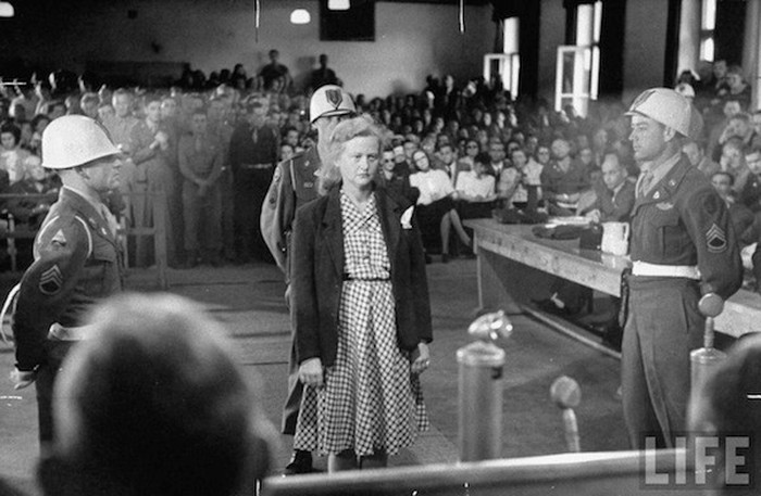 Khi phát xít Đức bị đánh bại, Ilse Koch bị bắt giữ và đưa ra xét xử. Năm 1947, ả bị tòa án Mỹ kết án tù chung thân vì những tội ác nghiêm trọng đã gây ra. Video: Tiếp tục truy tìm tội phạm chiến tranh thời phát xít Đức (nguồn: VTC14)