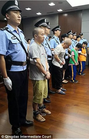 Cụ thể, vào cuối năm 2017, gia đình Li Zhongzhi gồm 4 người thuê trọ sống tại khu nhà ở thành phố Thanh Đảo, Sơn Đông. Giá thuê nhà 2 bên thỏa thuận là 18.000 nhân dân tệ/tháng.