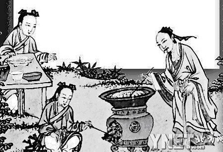 Thuốc "trường sinh bất tử" nổi tiếng sử sách Trung Quốc. Nhiều bậc vua chúa Trung Quốc thời phong kiến đã theo đuổi giấc mộng bất tử nên đã sai người đi tìm loại thuốc quý này.