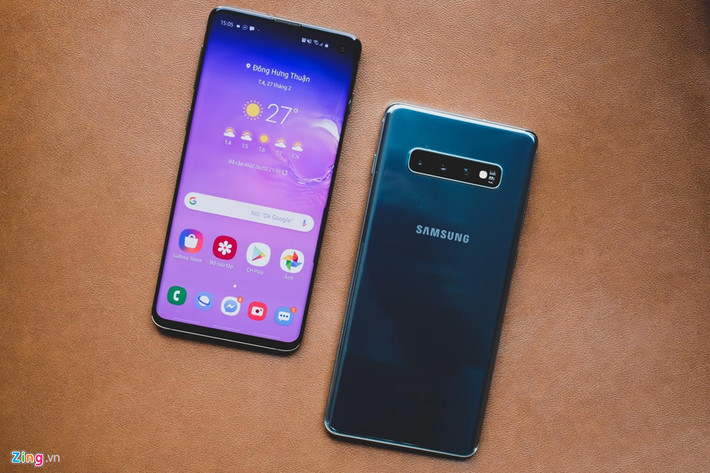 Galaxy S10 có thiết kế nhỏ gọn hơn so với Galaxy S10+. Màn hình của của 2 máy đều có độ phân giải Quad HD+, tích hợp công nghệ màn hình Dynamic AMOLED, đạt chuẩn HDR10+.