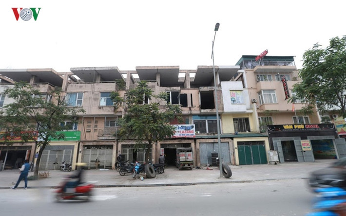 Dù đã xảy ra gần 3 năm, thế nhưng tại hiện trường, những hình ảnh về vụ nổ kinh hoàng làm 6 người chết thương tâm vẫn còn ám ảnh. Người dân sinh sống ở đây đang cố gắng quên đi câu chuyện đau buồn, tiếp tục cuộc sống mưu sinh.