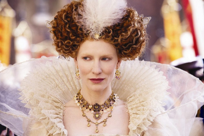 Dưới thời Nữ hoàng Elizabeth, phụ nữ Anh theo đuổi trào lưu trang điểm để có làn da nhẵn mịn và nhợt nhạt. Vào thời điểm ấy, làn da như vậy được quan niệm là thể hiện sự giàu có.