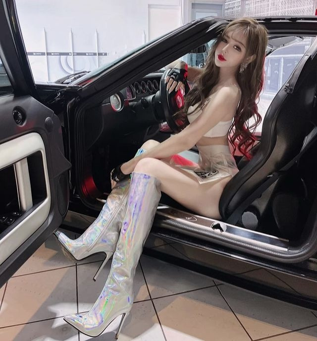 Các fan hâm mộ của Mật Toa cho rằng, cô nàng nên suy nghĩ kỹ trước khi có những hành động tương tự.