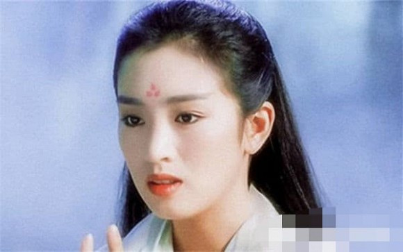 Củng Lợi là cái tên tài năng hiếm có của làng giải trí Hoa ngữ.
