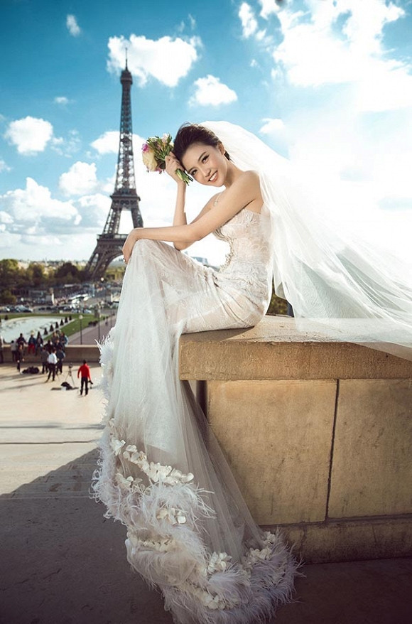 Ngọc Duyên khoe nhan sắc xinh đẹp tựa nữ thần bên tháp Eiffel.