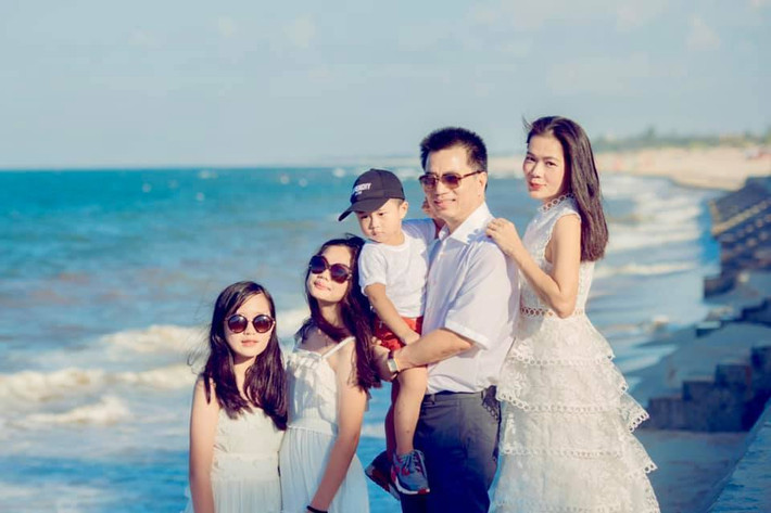 Misa - con gái thứ hai của Mỹ Lệ được nhận xét có gương mặt và vóc dáng nổi bật. Ở tuổi 14, bé sở hữu một nét đẹp hồn nhiên, xinh xắn cùng phong cách thời trang ấn tượng.
