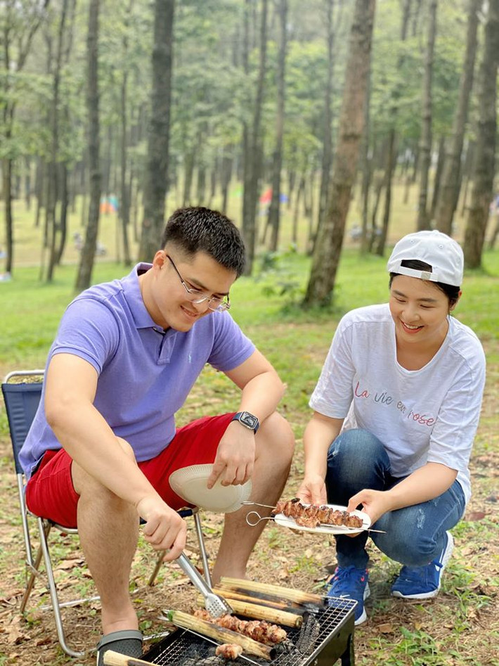 Cặp đôi cũng đã tính chuyện tổ chức đám cưới, song kế hoạch liên tục bị đẩy lùi vì dịch bệnh Covid-19 diễn biến phức tạp.