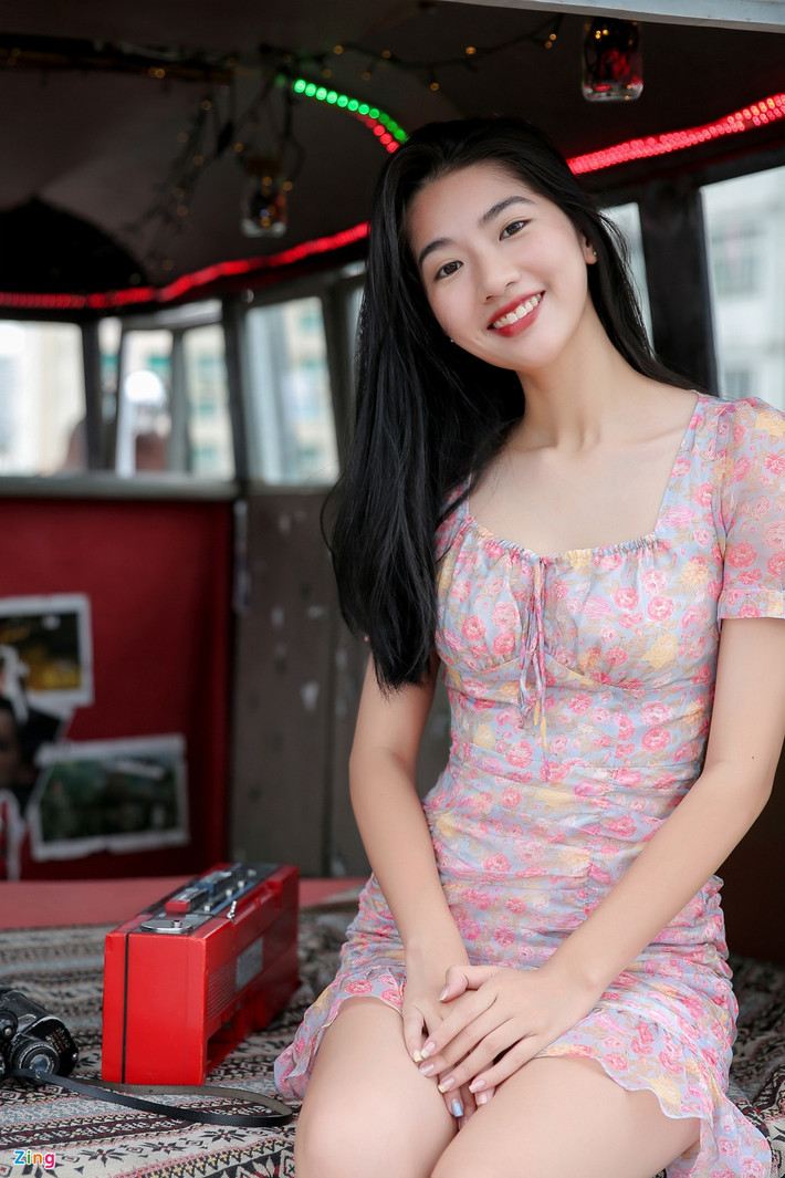 "Đây là lần đầu tiên tôi dám thử sức ở một cuộc thi nhan sắc quy mô quốc gia. Tôi rất hào hứng nhưng cũng hồi hộp, lo lắng. Tôi nghĩ trải nghiệm này sẽ giúp mình có thêm nhiều người bạn mới, tích luỹ những bài học đáng quý, từ đó phát triển và trưởng thành hơn. Đây cũng là một kỷ niệm đẹp cho tuổi thanh xuân", Hà Thi tâm sự.