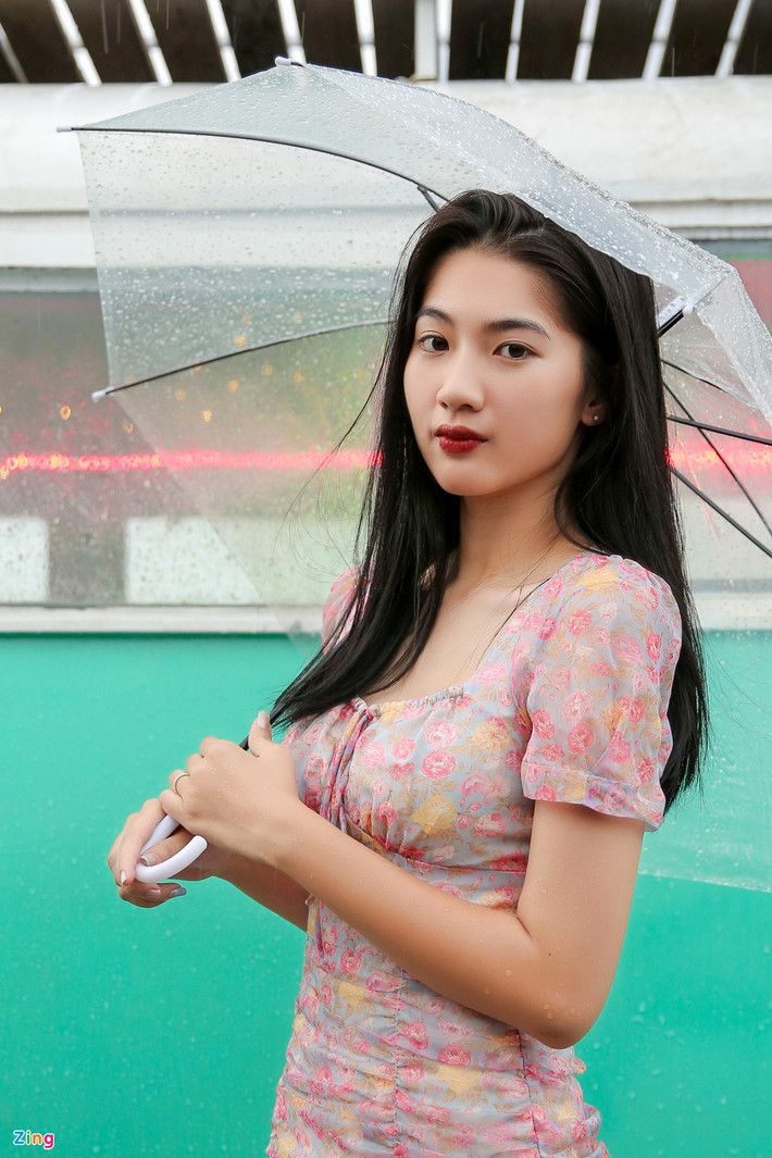 "Khi quyết định đi thi, tôi biết sẽ có thử thách, áp lực. Tôi cảm thấy yên tâm hơn khi có gia đình, các thầy cô, bạn bè ở bên cạnh động viên", cô trải lòng.