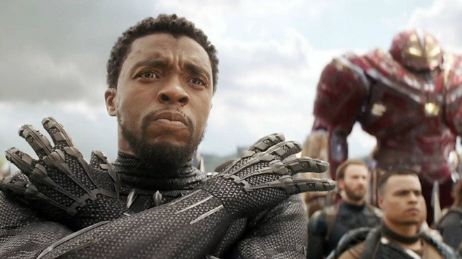 Ngày 29/8, người hâm mộ Marvel đau lòng trước thông tin "chiến binh Báo Đen" Chadwick Boseman qua đời. Anh vốn sống kín tiếng, vì vậy, đến khi tài tử mất, truyền thông mới biết Boseman chống chọi căn bệnh ung thư đại tràng suốt 4 năm. Cùng ngày, The Sun cho rằng không có gì lạ khi anh không công bố chuyện bí mật kết hôn với Taylor Simone Ledward hồi tháng 10/2019. Ảnh: Marvel Studios.