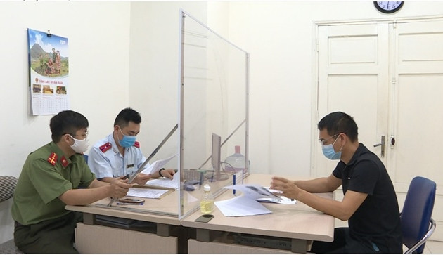 Ngày 10/5, Sở Thông tin và Truyền thông TP Hà Nội đã xử phạt vi phạm hành chính ông Trần Văn D., chủ tài khoản facebook có tên “Hà Nội phố” do đăng tải thông tin sai sự thật về dịch COVID-19.