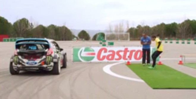 7. Hãng dầu nhớt Castrol với quảng cáo “Cuộc tranh tài giữa Neymar và Ken Block”. Quảng cáo nói về sự gặp gỡ giữa bóng đá và đua xe với sự xuất hiện của cầu thủ nổi tiếng Neymar Jr. và tay đua xe chuyên nghiệp Ken Block.