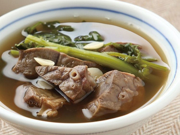 Trong ảnh là một bát canh phổi được nấu theo chuẩn công thức.