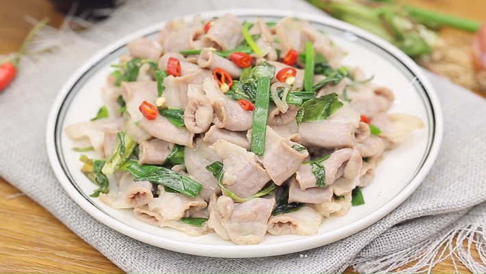 Thực tế, nội tạng động vật giàu chất sắt là thực phẩm bổ dưỡng nhưng cũng chứa hàm lượng cholesterol cao gấp nhiều lần so với các loại thực phẩm khác. Vì vậy, để tránh nạp quá nhiều cholesterol, nên hạn chế ăn nội tạng động vật càng nhiều càng tốt.