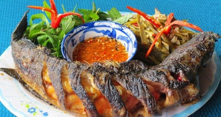 Lưu ý rằng, so với phương pháp nấu bằng nhiệt khô, chiên cá trê trong dầu tăng thêm tới 124 calo và hơn 10 gram chất béo. Vì vậy, để đảm bảo giữ nguyên dinh dưỡng mà không tăng calo, hãy sử dụng phương pháp nhiệt khô như nướng trong lò hoặc nồi chiên không dầu.