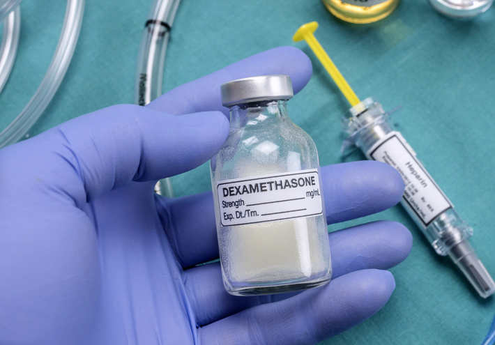 Các dược sĩ cho biết, bất kỳ thuốc nào trên thị trường chứa hoạt chất acetaminophen cũng sẽ có hiệu quả giảm đau, hạ sốt tương tự tylenol, vì vậy không nên cố tìm cho được cái đang được đồn là "thuốc chữa COVID-19 Mỹ" này. Sau khi uống thuốc khoảng 30 phút đến 1 giờ thì mới có tác dụng hạ sốt và giảm đau. Vì vậy không nên nôn nóng uống thêm thuốc, vì sẽ bị quá liều gây hại cho gan, thận.