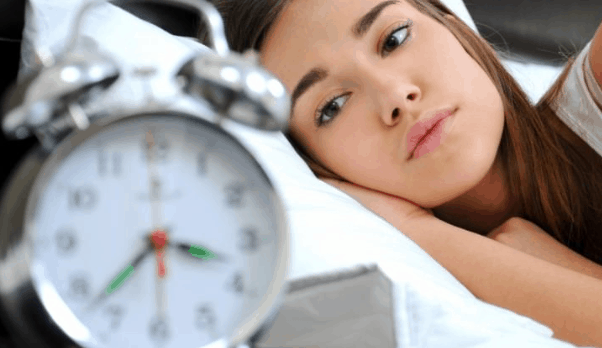 Vậy nên, nếu bạn ngủ không đủ sâu, thường xuyên thức giấc, đặc biệt cứ khoảng 3 - 4h sáng là tỉnh, rất có thể đó là dấu hiệu cơ thể muốn nhắn gửi đến bạn, nói cho bạn biết, có thể bạn đã mắc các bệnh sau, cần đặc biệt chú ý.