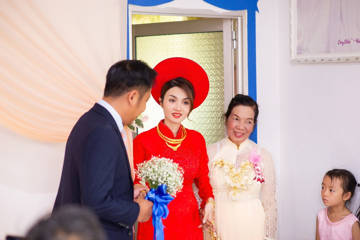 Nam diễn viên cho biết gia đình vợ chuẩn bị chu đáo cho lễ cưới và đón tiếp đoàn nhà trai nồng hậu.