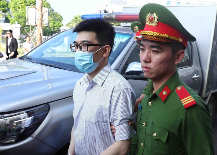 Bị cáo Nguyễn Quang Linh - cựu Trợ lý nguyên Phó Thủ tướng Chính phủ, nhận hối lộ hơn 4,2 tỷ đồng đã khắc phục, còn thừa hơn 203 triệu. (Ảnh: Lao động)
