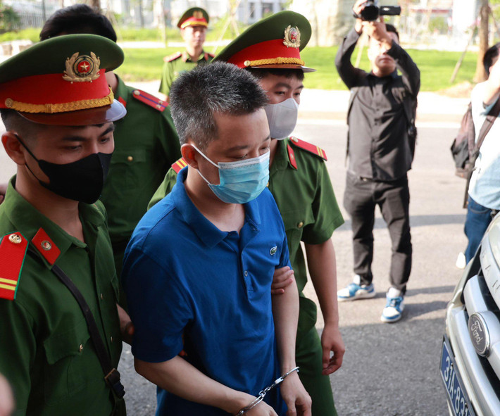 Đáng chú ý, trong quá trình thực hiện nhiệm vụ đối với việc cấp phép chuyến bay công dân tự trả phí, một số cá nhân có thẩm quyền ở các bộ, ngành đã lợi dụng chức vụ, quyền hạn gây khó khăn, nhũng nhiễu, làm khó các doanh nghiệp tổ chức các chuyến bay này.