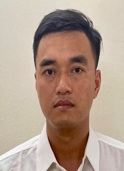 Bị cáo Vũ Sỹ Cường, cựu cán bộ Cục Quản lý xuất nhập cảnh, Bộ Công an cùng bị đề nghị từ 8-9 năm tù;