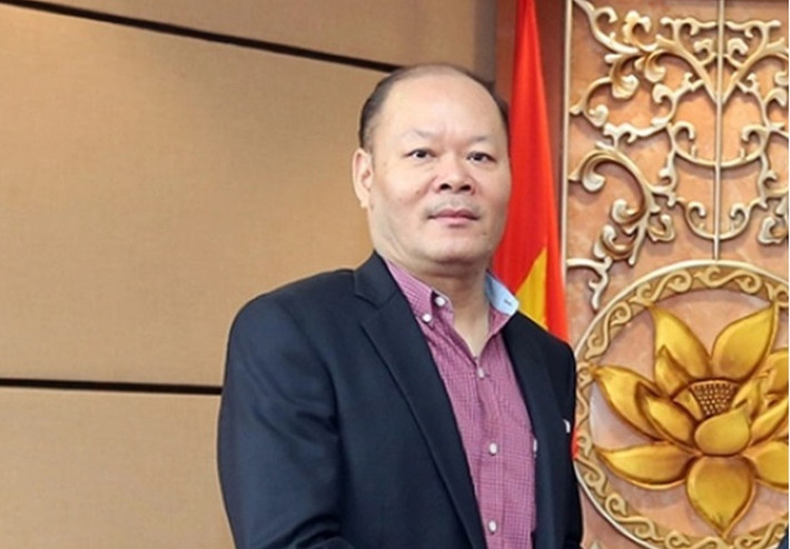 Bị cáo Vũ Ngọc Minh - cựu Đại sứ Việt Nam tại Angola, nhận hối lộ 864 triệu đồng và đã trả lại toàn bộ cho người đưa hối lộ...