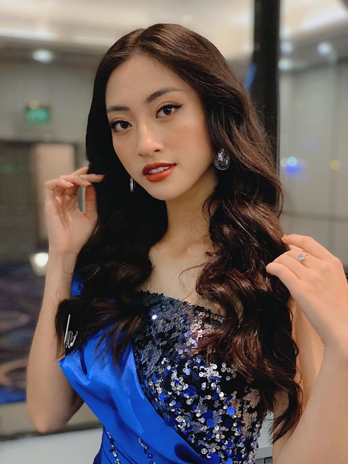 Trước đó, đại diện Việt Nam xuất hiện với hình ảnh rạng rỡ tại cuộc thi.