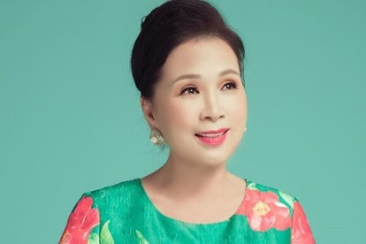 Có thể nói NSƯT Kim Xuân là một trong số ít những nghệ sĩ lớn tuổi vẫn chăm chỉ hoạt động nghệ thuật từ phim ảnh đến sân khấu kịch. Hiện tại, dù ít tham gia vào các bộ phim nhưng nữ nghệ sĩ vẫn thỉnh thoảng xuất hiện trên các gameshow giải trí.