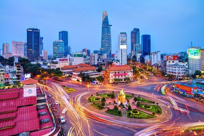 TP.HCM và Hà Nội cũng được ca ngợi và bình chọn nằm trong danh sách top 10 những thành phố năng động nhất thế giới. Kết quả này dựa trên khảo sát Chỉ số Tăng trưởng Thành phố (CMI) năm 2017 của công ty tài chính JLL.