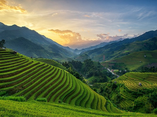 Trong năm 2017, Cntraveler bình chọn Mù Cang Chải (Việt Nam) với những ruộng bậc thang tuyệt đẹp nằm trong danh sách những địa điểm thăm quan đẹp nhất thế giới.