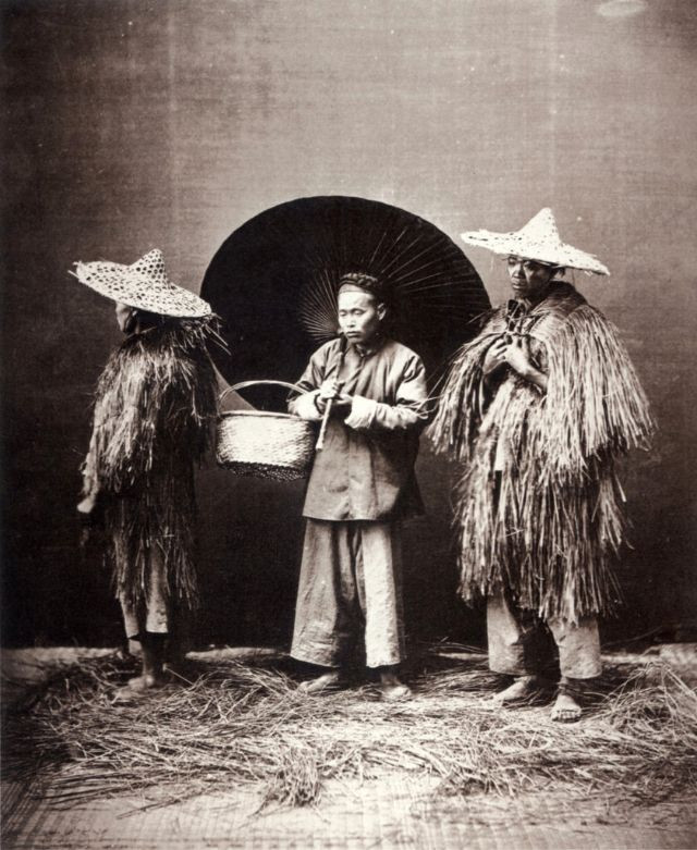 Người dân thời nhà Thanh trong một buổi trời mưa gió năm 1864.