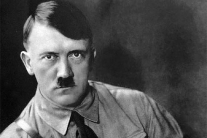 Thay vào đó, Hitler đã làm giả cái chết của bản thân và đào tẩu sang nước khác, trong đó nhiều bằng chứng cho thấy trùm phát xít bỏ trốn sang Argentina.