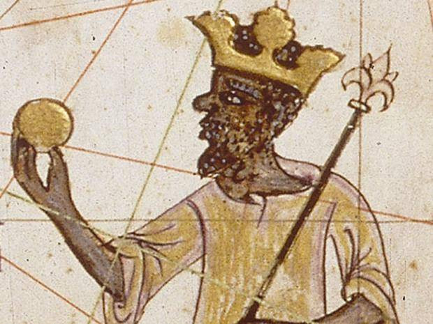 Mansa Musa I còn gây chú ý khi đặt chân tới thành phố Alexandria ở Ai Cập. Tại đây, ông phân phát vàng cám cho những người nghèo khổ. Cũng chính vì số vàng cám trên mà thành phố trên xảy ra lạm phát trong vài năm sau đó.
