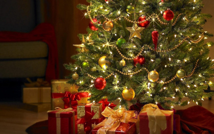 Để những cây thông Noel trở nên rực rỡ như ngày nay phải cảm ơn nhà phát minh thiên tài Edward Johnson, ông đã phát minh ra đèn màu trang trí Giáng sinh.