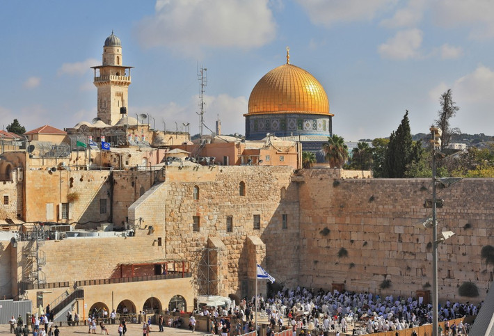Trong suốt chiều dài lịch sử tồn tại, Jerusalem cái nôi của rất nhiều tôn giáo lớn trên thế giới như Ki tô, Do thái và đạo Hồi.
