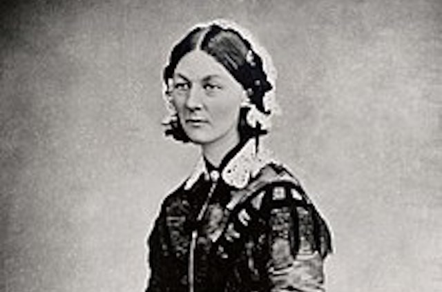 Florence Nightingale là nữ y tá nổi tiếng nhất trong lịch sử thế giới. Xuất thân trong gia đình giàu có ở Anh, bà Nightingale nhận được nền giáo dục đầy đủ nên biết nhiều ngoại ngữ, đọc nhiều sách triết học, tôn giáo, chính trị.