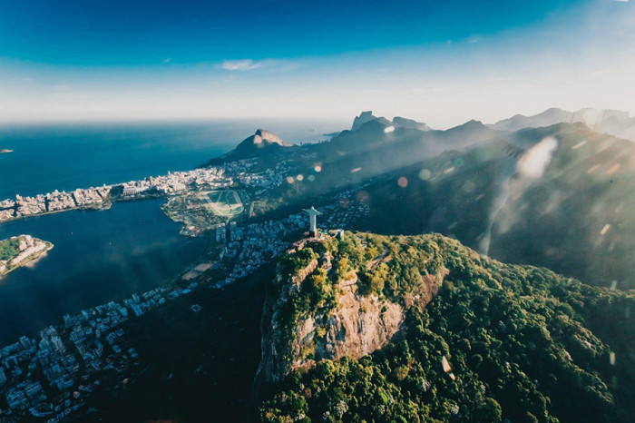 1. Brazil có rất nhiều di sản được UNESCO công nhận: Đất nước Brazil có tới 7 di sản thiên nhiên và 14 di sản văn hóa thế giới được UNESCO công nhận. Trong số các địa điểm tự nhiên được UNESCO công nhận, nổi bật nhất phải kể tới các quần đảo tuyệt đẹp và vườn quốc gia Iguaçu.