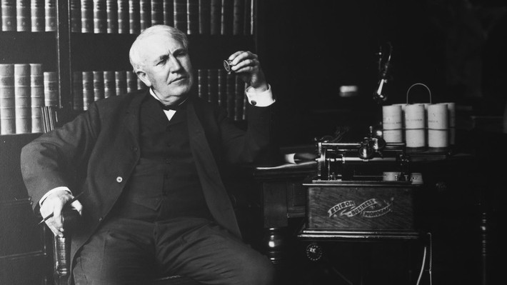 Trải qua thời gian, sáng chế bóng đèn sợi tốt của Edison đã chứng minh cho mọi người thấy những giá trị mà nó mang lại.
