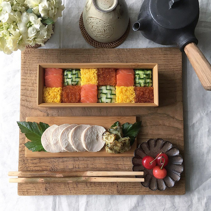 Mosaic sushi có thể hiểu là sushi khảm.