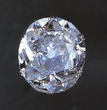 Về sau, viên kim cương được cắt nặng 105,6 carat và được gắn trên vương miện của nữ hoàng Elizabeth. Hiện bảo vật quý giá này được trưng bày ở tháp London.