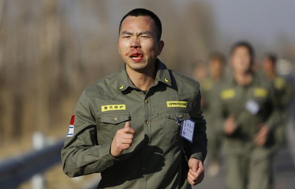 Máu chảy trong quá trình tập luyện là hình ảnh thường thấy.
