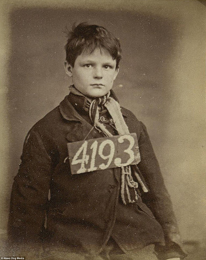 Thomas Savage, 11 tuổi, ăn trộm sắt năm 1872 nên cũng phải vào nhà tù Wandsworth.