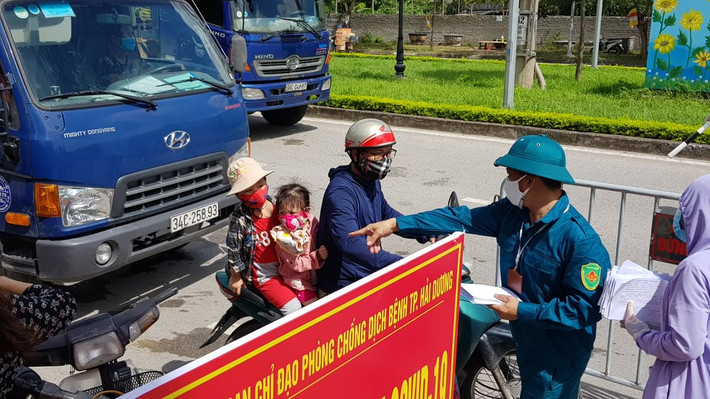 Lực lượng chức năng kiểm tra chốt rất chặt chẽ, trường hợp không có lý do chính đáng sẽ phải quay về.