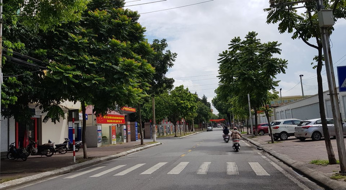 Phố xá vắng lặng trong ngày đầu nâng mức độ cách ly xã hội và ngày thứ 3 cách ly xã hội.